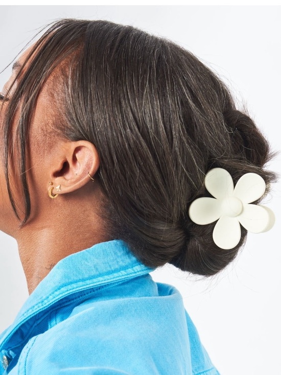 Accessories - Cream Floral Hair Clip